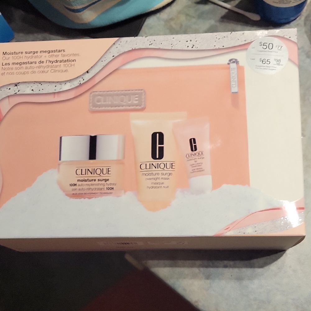 Clinique Moisture Surge Skincare Set